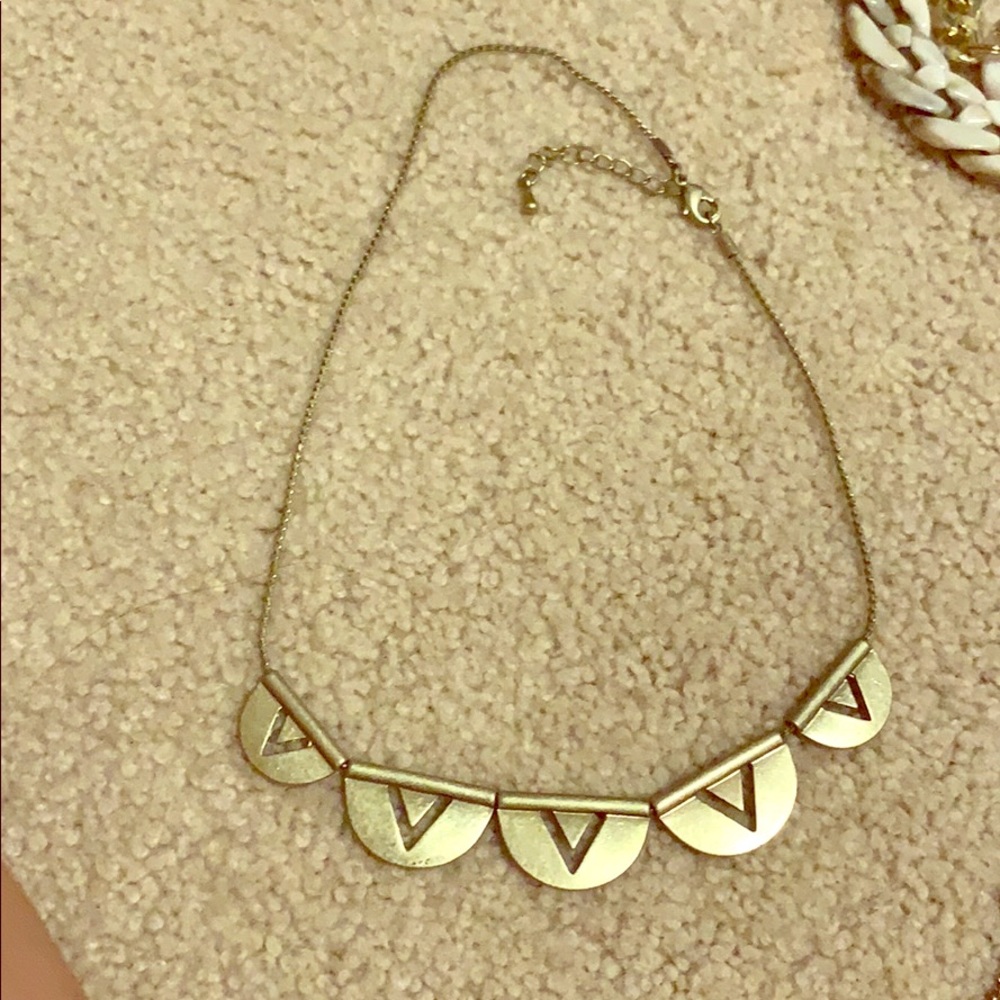 Short necklace